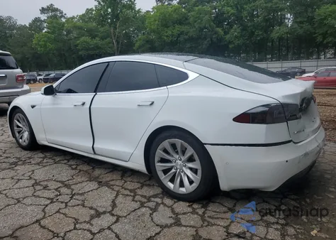 2016 Tesla Model S z USA, uszkodzony, nr VIN 5YJSA1E23GF159354